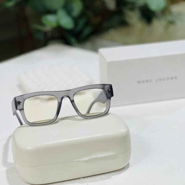PREMIUM ICY QUALITY GLASS MARC JACOBS