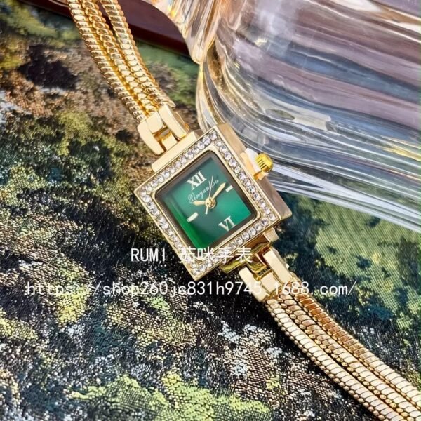 WRISTWATCH 11